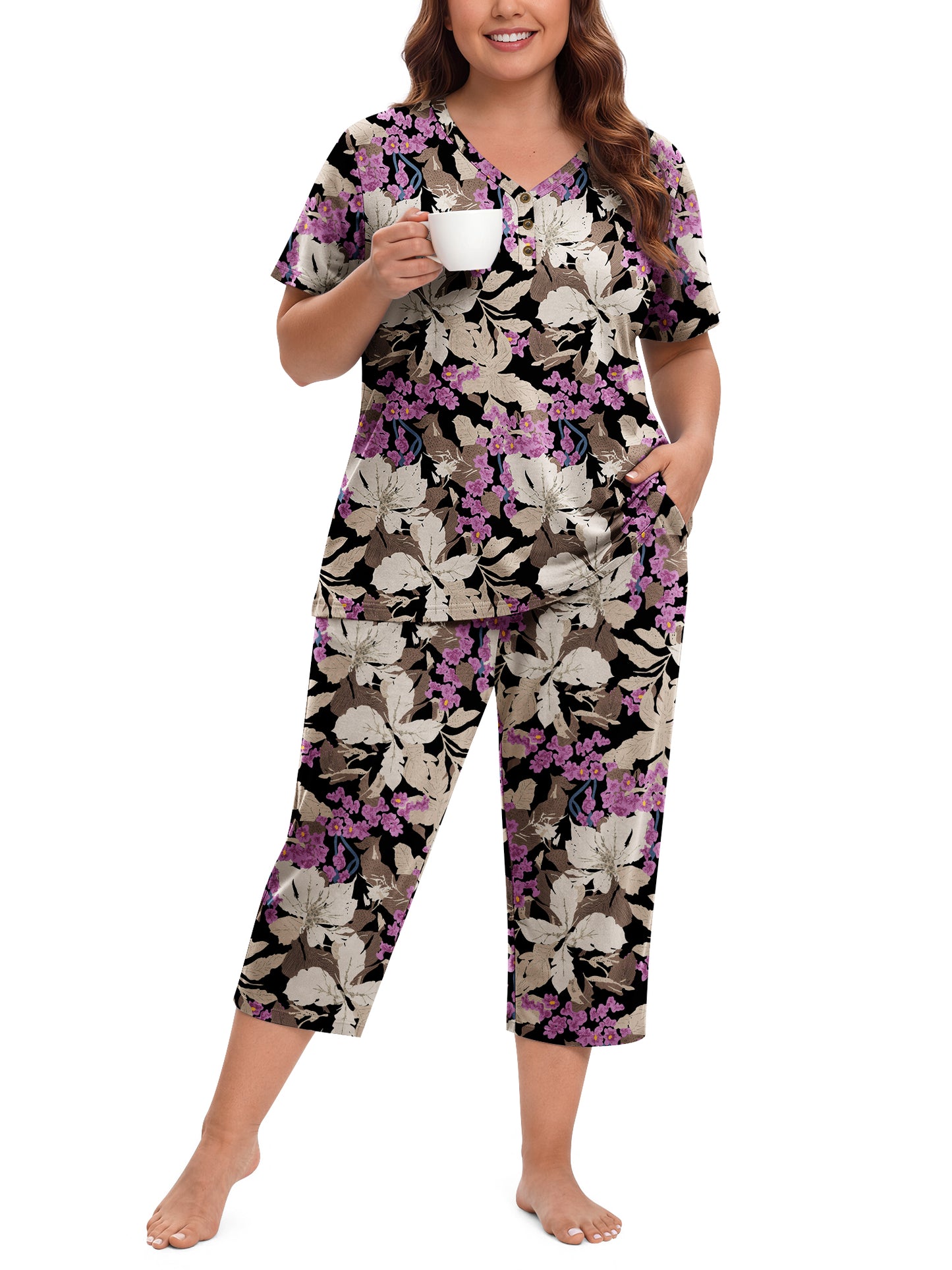 WellSize Plus Size Women Pajamas Set V Neck Short Sleeve Tops and Capris with Pockers Two Piece Lounge Sets Summer Oufits