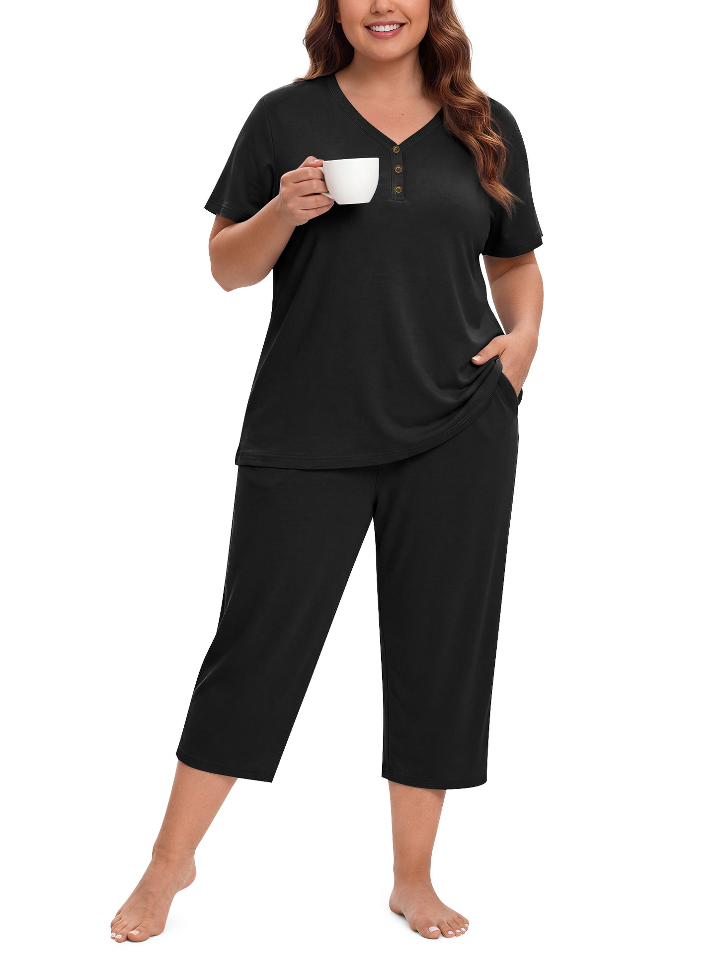 WellSize Plus Size Women Pajamas Set V Neck Short Sleeve Tops and Capris with Pockers Two Piece Lounge Sets Summer Oufits