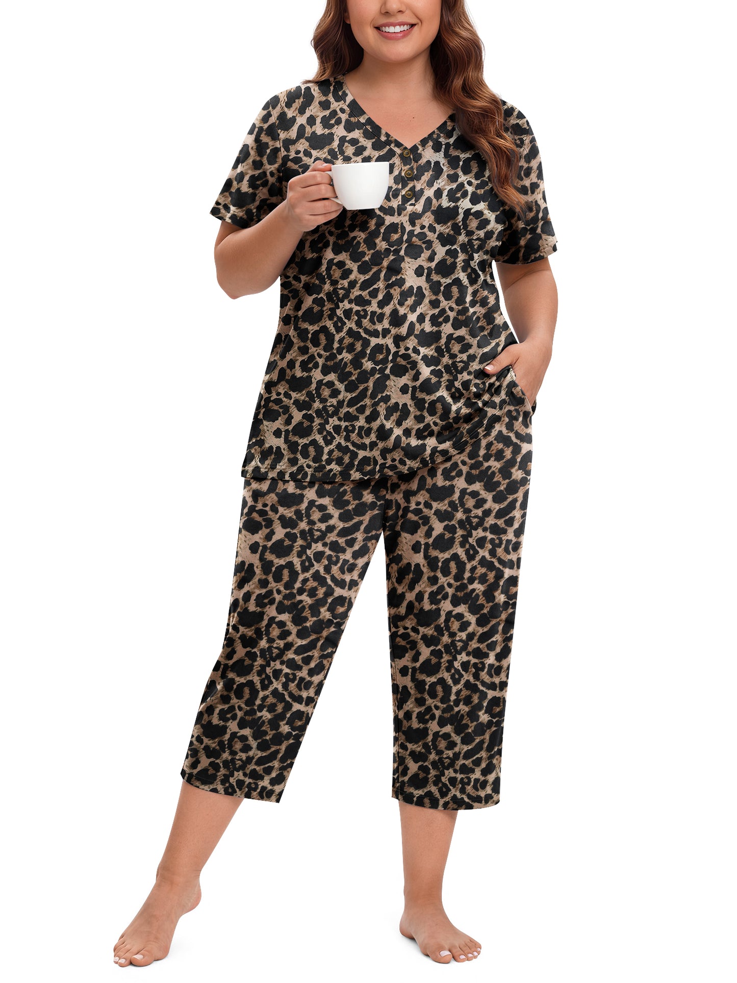 WellSize Plus Size Women Pajamas Set V Neck Short Sleeve Tops and Capris with Pockers Two Piece Lounge Sets Summer Oufits